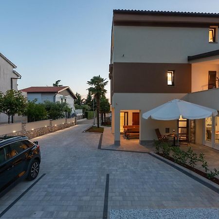App Sandro With Common Pool Porec Ngoại thất bức ảnh