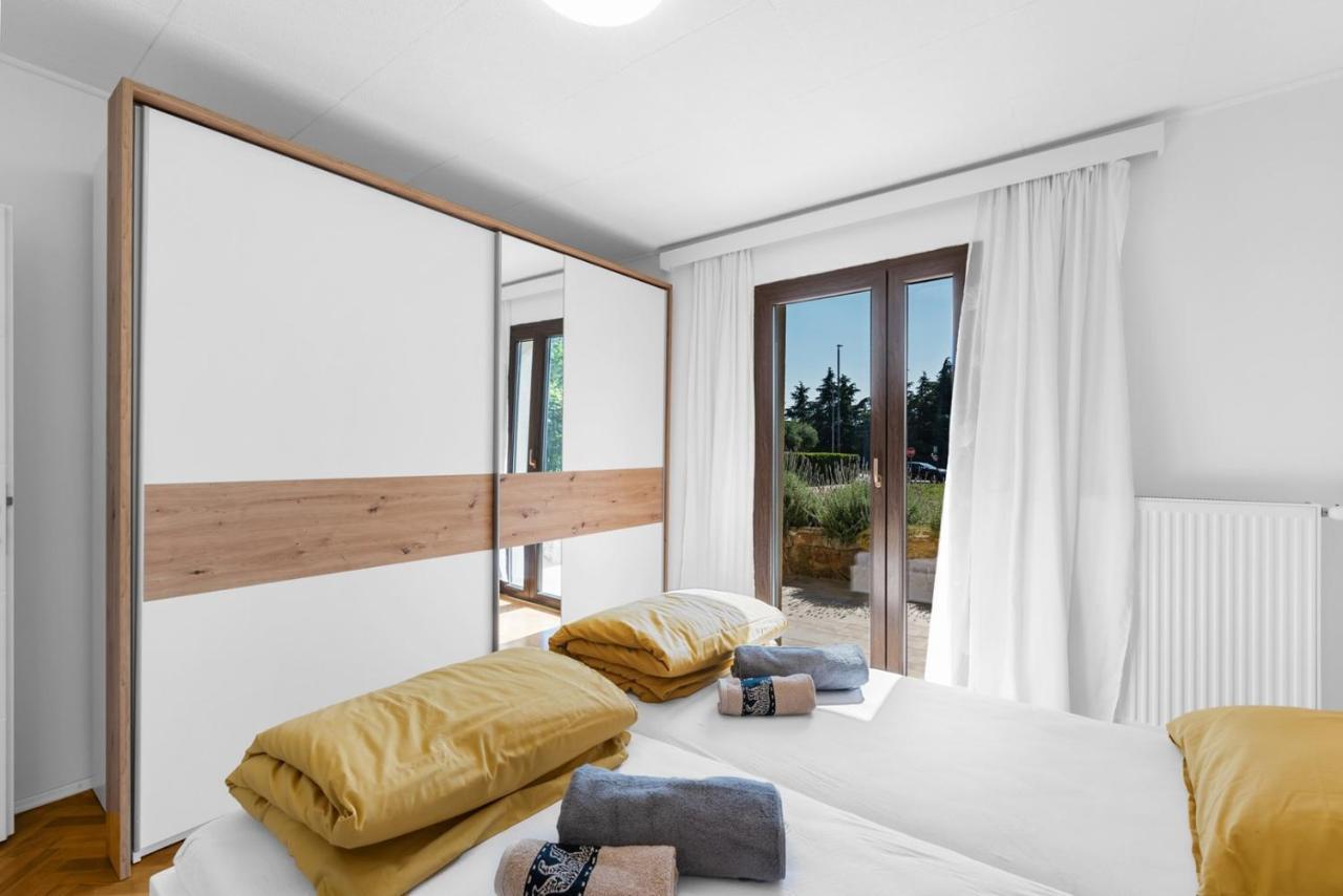App Sandro With Common Pool Porec Ngoại thất bức ảnh