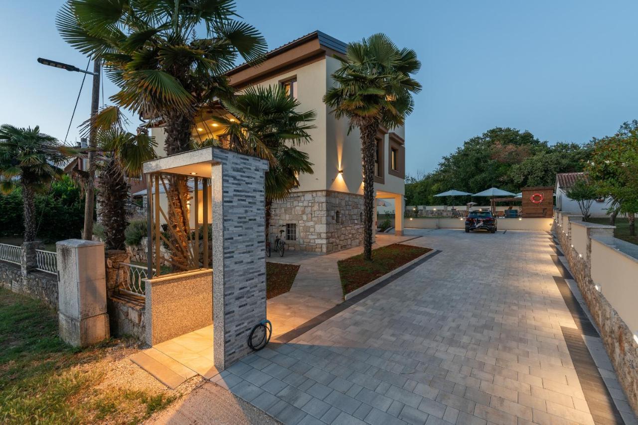 App Sandro With Common Pool Porec Ngoại thất bức ảnh