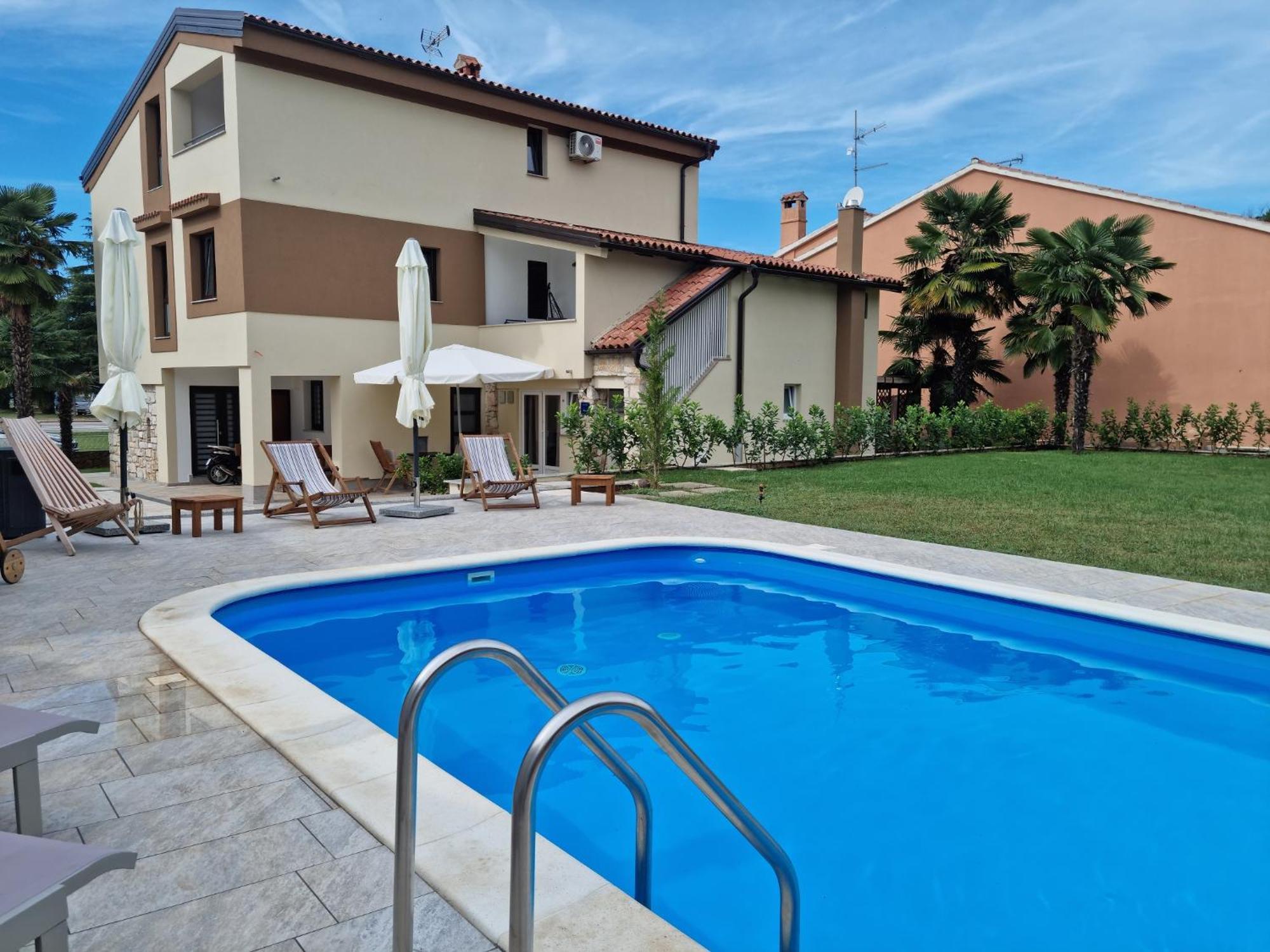 App Sandro With Common Pool Porec Ngoại thất bức ảnh
