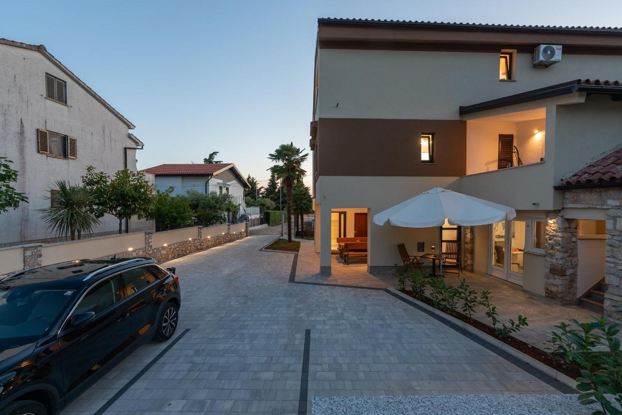 App Sandro With Common Pool Porec Ngoại thất bức ảnh