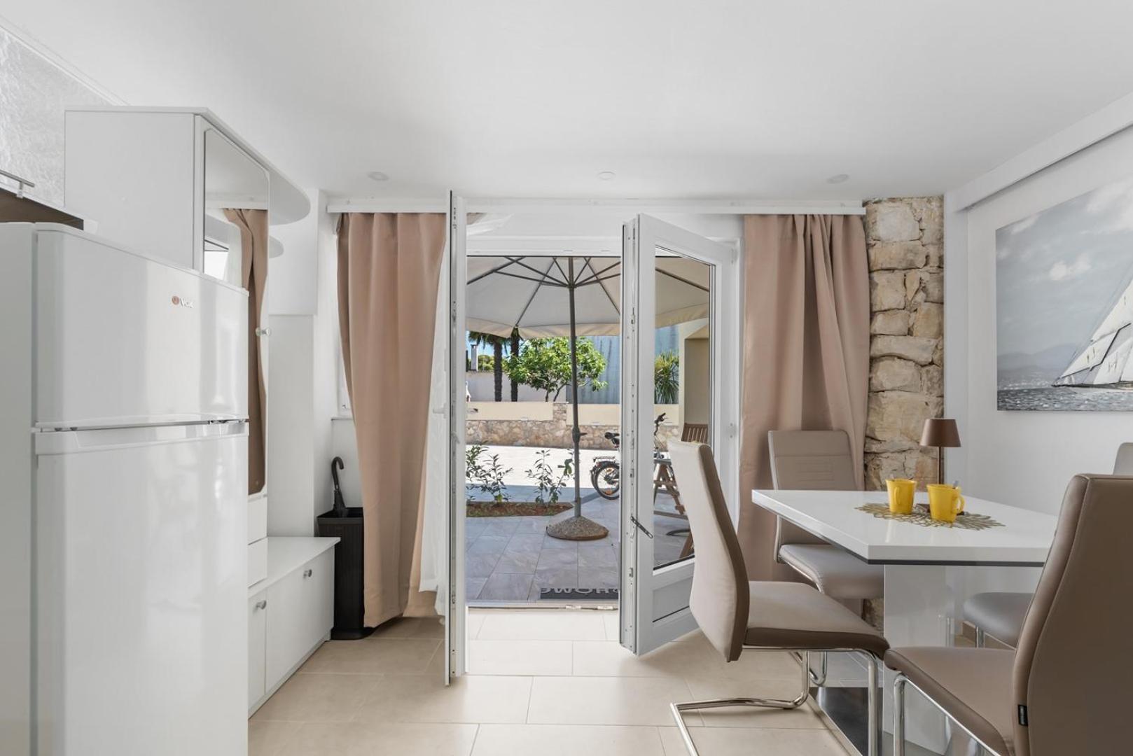 App Sandro With Common Pool Porec Phòng bức ảnh