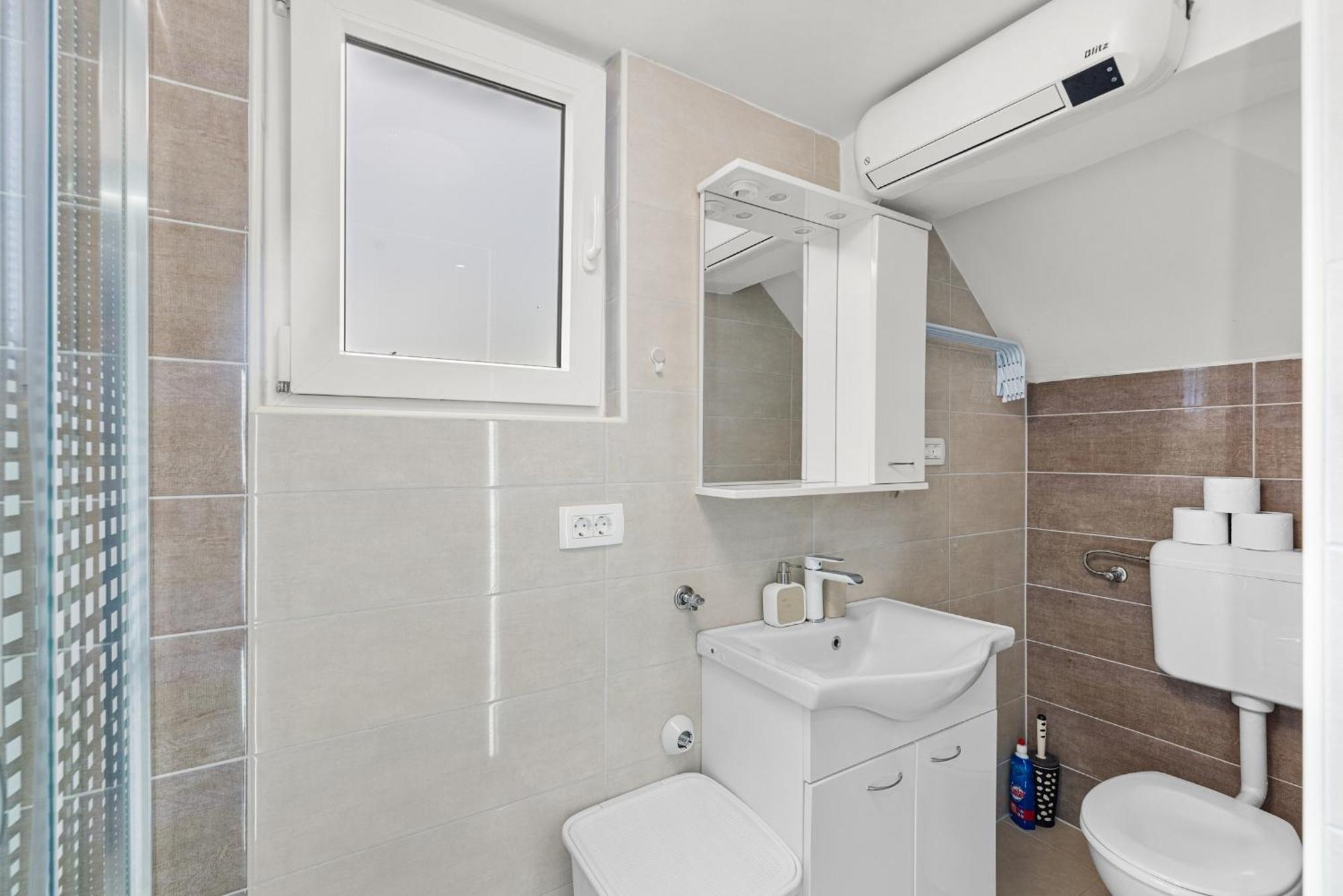 App Sandro With Common Pool Porec Phòng bức ảnh