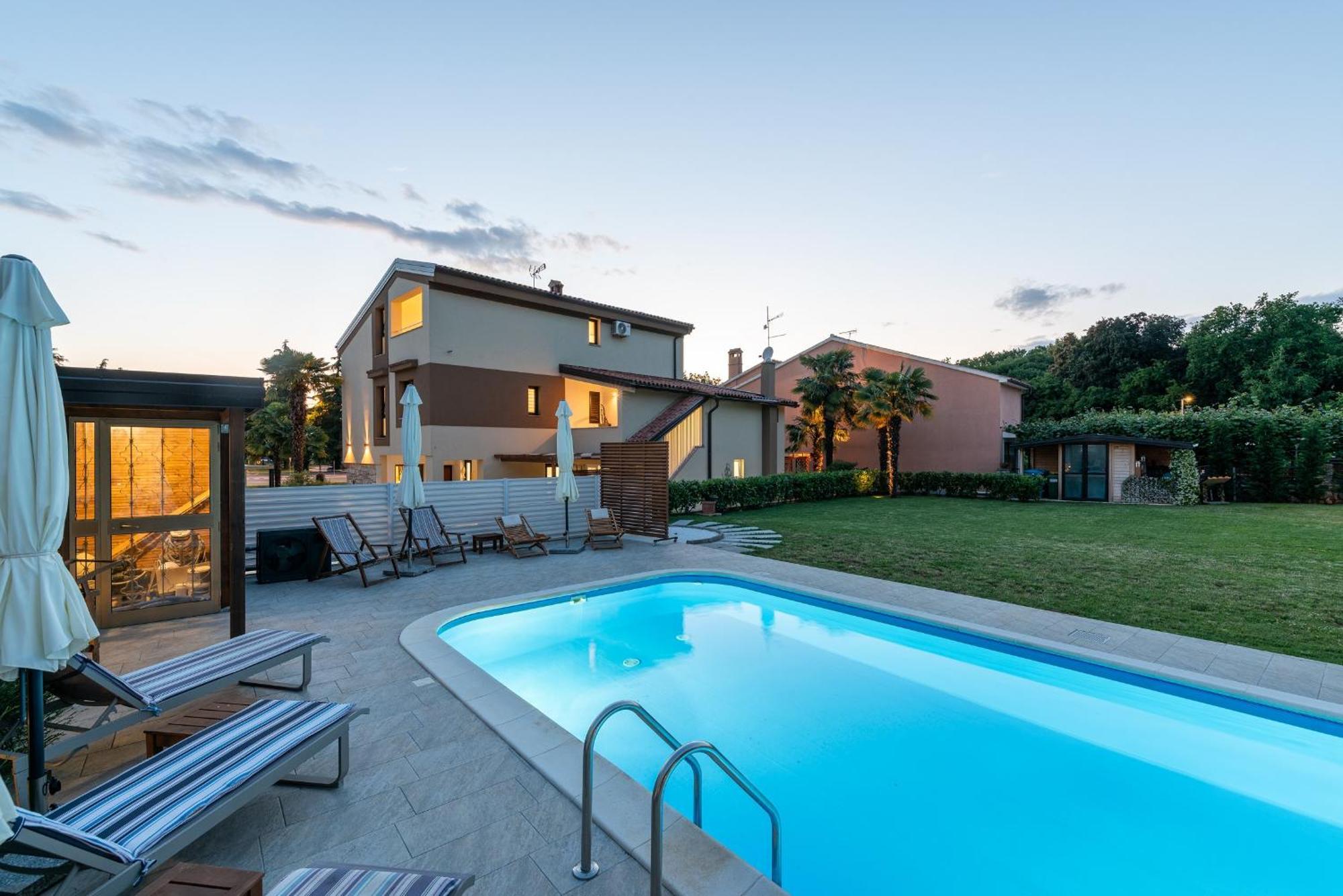 App Sandro With Common Pool Porec Ngoại thất bức ảnh