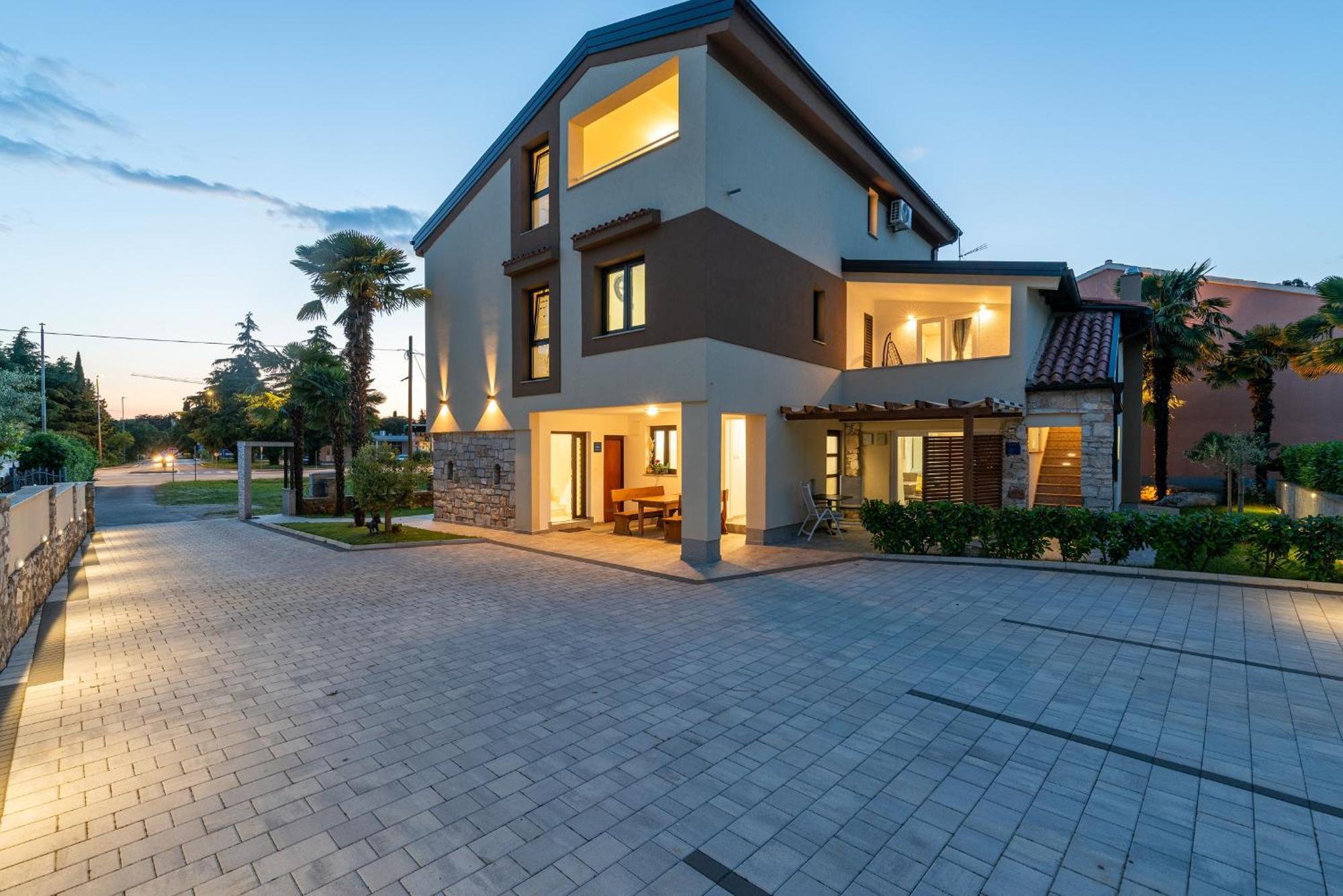 App Sandro With Common Pool Porec Ngoại thất bức ảnh
