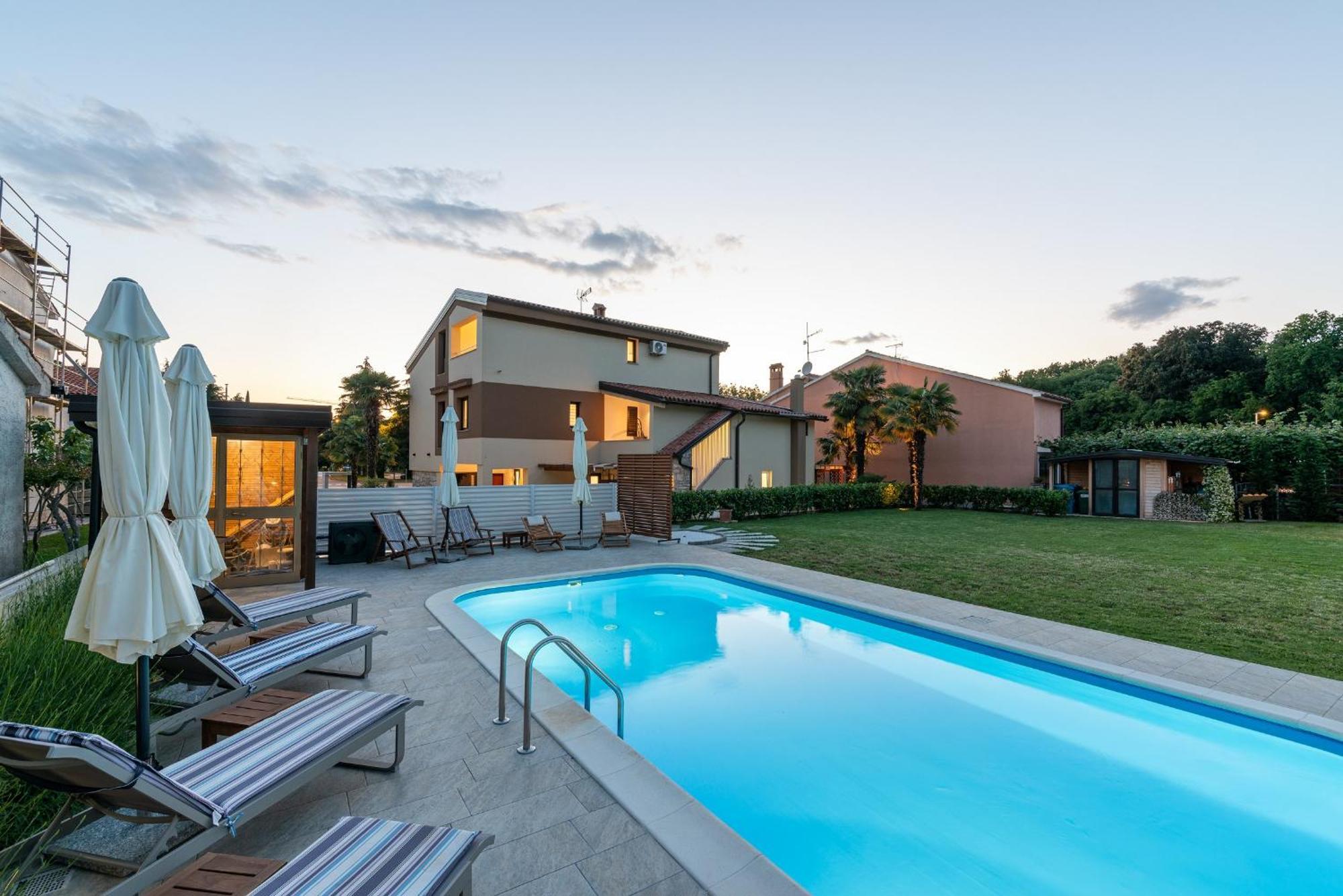 App Sandro With Common Pool Porec Ngoại thất bức ảnh